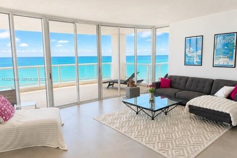 Condo à Miami Beach, Floride, 3 chambres  № 2155006