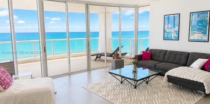 Condo à Miami Beach, Floride, 3 chambres № 2155006
