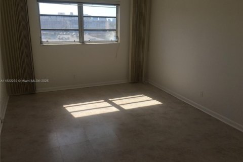 Copropriété à louer à Hallandale Beach, Floride: 1 chambre, 62.24 m2 № 1936328 - photo 7