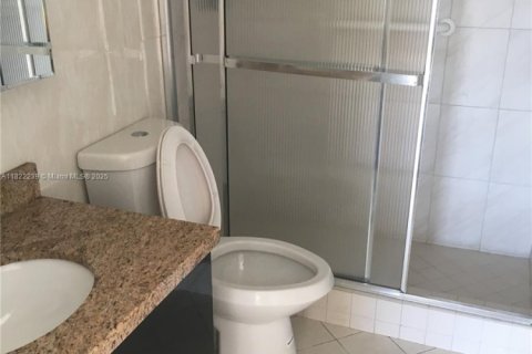 Copropriété à louer à Hallandale Beach, Floride: 1 chambre, 62.24 m2 № 1936328 - photo 8