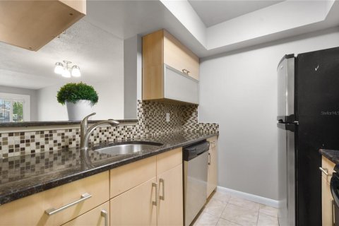 Condo in Orlando, Florida, 2 bedrooms  № 1582514 - photo 7