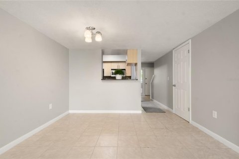 Condo in Orlando, Florida, 2 bedrooms  № 1582514 - photo 9