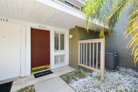 Condo in Orlando, Florida, 2 bedrooms  № 1582514 - photo 1