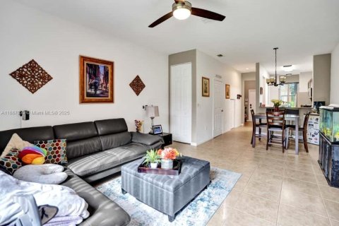 Casa en venta en Miramar, Florida, 2 dormitorios, 104.05 m2 № 1941472 - foto 10