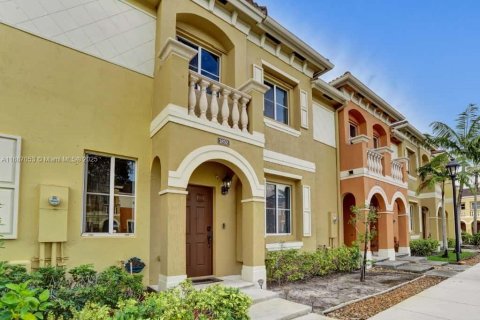Casa en venta en Miramar, Florida, 2 dormitorios, 104.05 m2 № 1941472 - foto 1