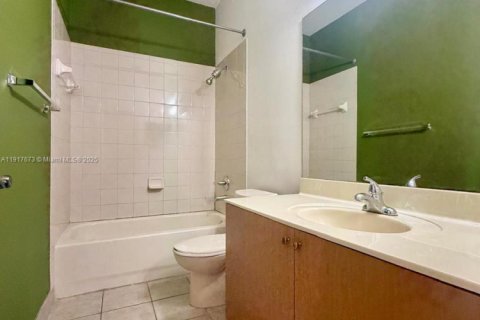 Townhouse in Miami, Florida 4 bedrooms, 153.66 sq.m. № 1972506 - photo 23