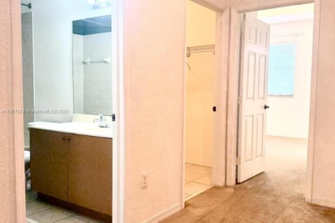 Townhouse in Miami, Florida 4 bedrooms, 153.66 sq.m. № 1972506 - photo 16