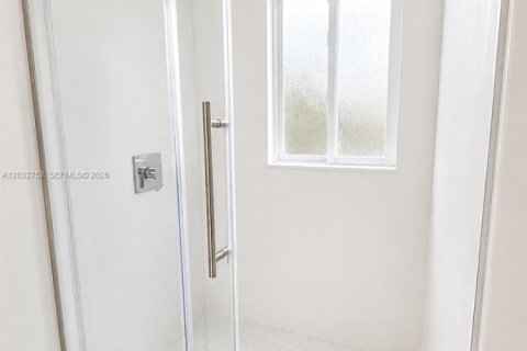 Купить виллу или дом в Майами, Флорида 5 спален, 146.6м2, № 2077693 - фото 21