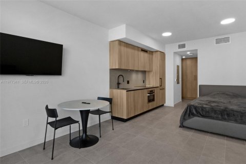 Condo in Miami, Florida  № 2079986 - photo 15
