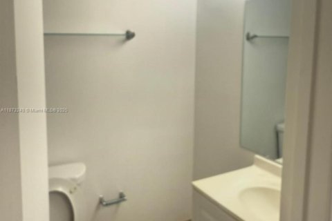 Condominio en alquiler en Miramar, Florida, 2 dormitorios, 77.29 m2 № 1897992 - foto 11