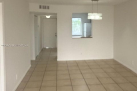 Condominio en alquiler en Miramar, Florida, 2 dormitorios, 77.29 m2 № 1897992 - foto 13