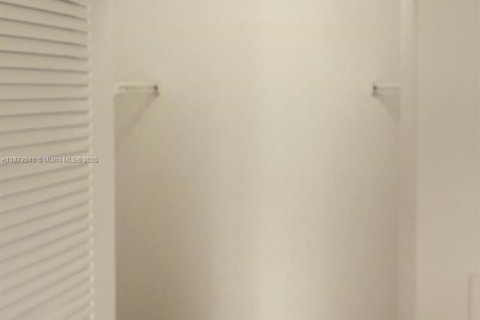 Condominio en alquiler en Miramar, Florida, 2 dormitorios, 77.29 m2 № 1897992 - foto 9