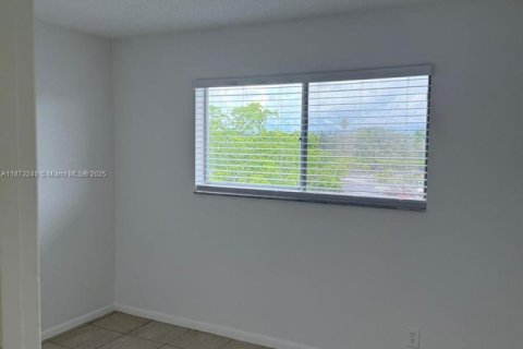 Condominio en alquiler en Miramar, Florida, 2 dormitorios, 77.29 m2 № 1897992 - foto 6