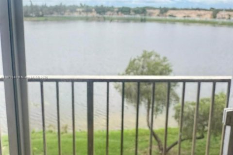 Condominio en alquiler en Miramar, Florida, 2 dormitorios, 77.29 m2 № 1897992 - foto 14