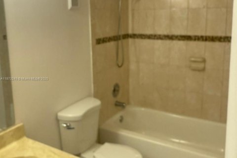 Condominio en alquiler en Miramar, Florida, 2 dormitorios, 77.29 m2 № 1897992 - foto 10