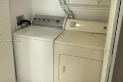 Condominio en alquiler en Miramar, Florida, 2 dormitorios, 77.29 m2 № 1897992 - foto 12