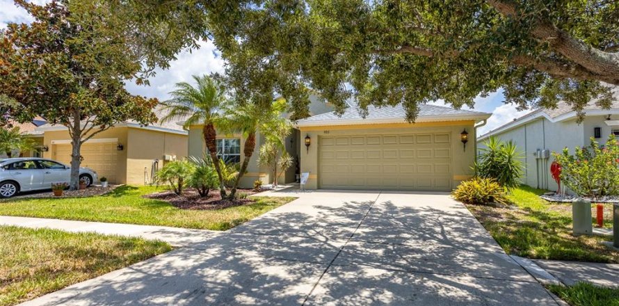 House in Ruskin, Florida 3 bedrooms, 142.14 sq.m. № 2225595