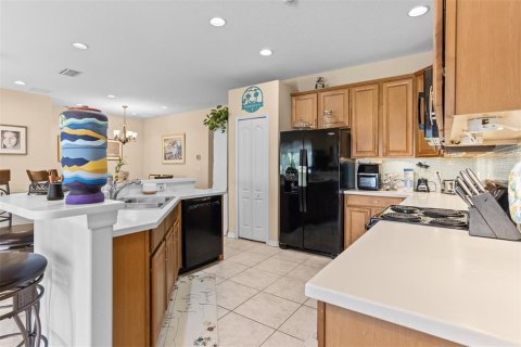 House in Ruskin, Florida 3 bedrooms, 142.14 sq.m. № 2225595 - photo 5