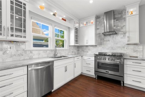 Villa ou maison à vendre à Saint Petersburg, Floride: 3 chambres, 259.48 m2 № 2398974 - photo 21