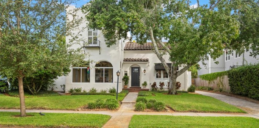 Villa ou maison à Saint Petersburg, Floride 3 chambres, 259.48 m2 № 2398974