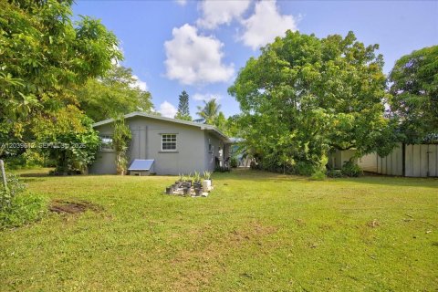 Купить виллу или дом в Хомстед, Флорида 4 спальни, 116.5м2, № 2089458 - фото 30