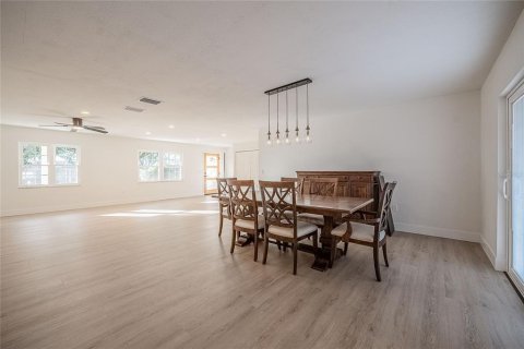 House in Lakeland, Florida 3 bedrooms, 160.91 sq.m. № 2101467 - photo 8