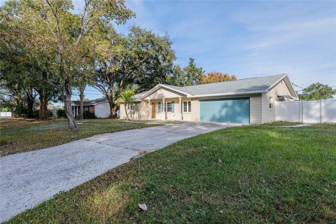 House in Lakeland, Florida 3 bedrooms, 160.91 sq.m. № 2101467 - photo 3