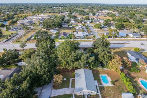 House in Lakeland, Florida 3 bedrooms, 160.91 sq.m. № 2101467 - photo 24