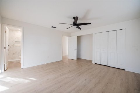 House in Lakeland, Florida 3 bedrooms, 160.91 sq.m. № 2101467 - photo 15