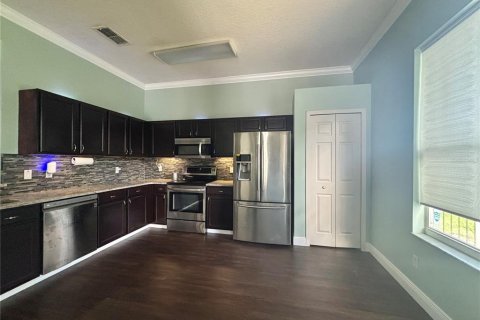 Casa en alquiler en Orlando, Florida, 3 dormitorios, 227.8 m2 № 1857892 - foto 2