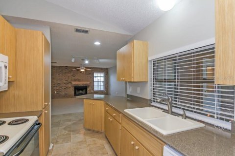 Villa ou maison à louer à Bradenton, Floride: 3 chambres, 208.84 m2 № 1894138 - photo 7