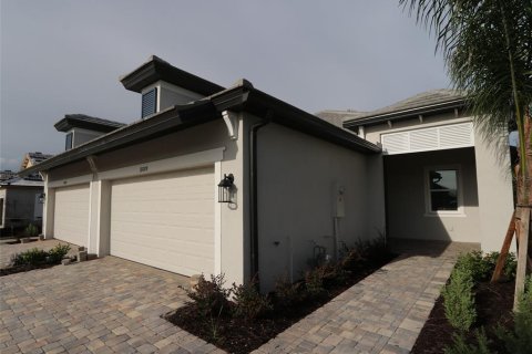 House in Lakewood Ranch, Florida 2 bedrooms, 155.24 sq.m. № 1869713 - photo 1