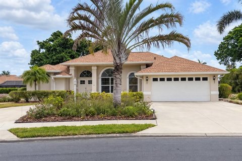 House in Venice, Florida 3 bedrooms, 176.7 sq.m. № 2413965