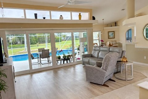 House in Venice, Florida 3 bedrooms, 176.7 sq.m. № 2413965 - photo 20