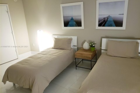 Condominio en venta en Sunny Isles Beach, Florida, 3 dormitorios, 138.33 m2 № 1938205 - foto 11
