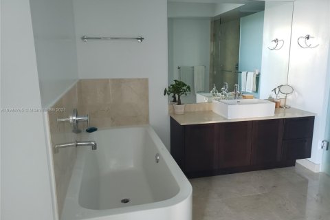 Condominio en venta en Sunny Isles Beach, Florida, 3 dormitorios, 138.33 m2 № 1938205 - foto 10