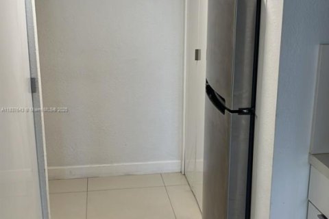 Copropriété à vendre à Sunny Isles Beach, Floride: 38.09 m2 № 1935812 - photo 10