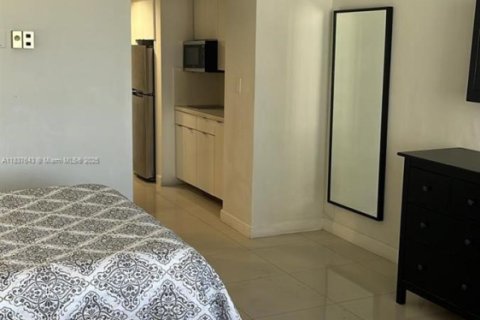 Copropriété à vendre à Sunny Isles Beach, Floride: 38.09 m2 № 1935812 - photo 12