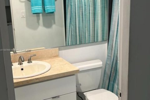 Condominio en venta en Sunny Isles Beach, Florida, 38.09 m2 № 1935812 - foto 14