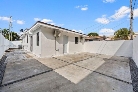 Снять в аренду виллу или дом в Майами, Флорида 2 спальни, 171.22м2, № 2019987 - фото 6