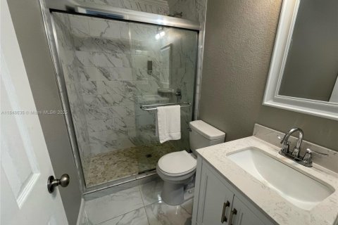 Villa ou maison à louer à Hollywood, Floride: 2 chambres, 222.97 m2 № 1850904 - photo 4