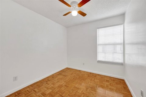 Townhouse in Tampa, Florida 3 bedrooms, 123.56 sq.m. № 2211544 - photo 25