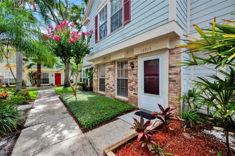 Adosado en Tampa, Florida 3 dormitorios, 123.56 m2 № 2211544