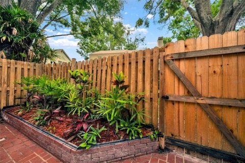 Townhouse in Tampa, Florida 3 bedrooms, 123.56 sq.m. № 2211544 - photo 20