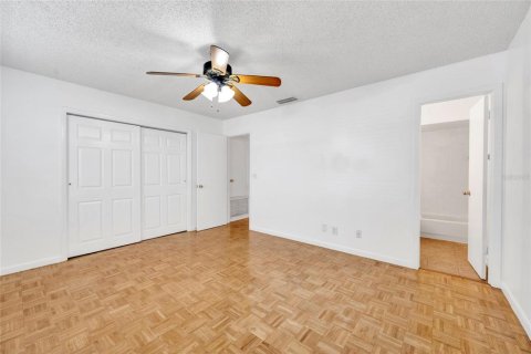 Townhouse in Tampa, Florida 3 bedrooms, 123.56 sq.m. № 2211544 - photo 23