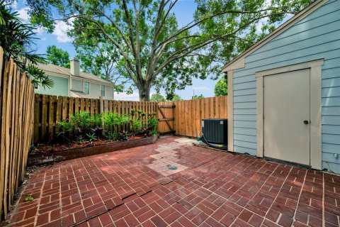 Townhouse in Tampa, Florida 3 bedrooms, 123.56 sq.m. № 2211544 - photo 18
