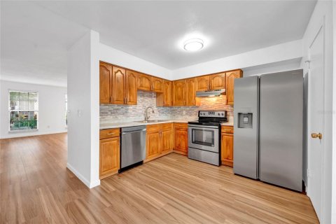 Townhouse in Tampa, Florida 3 bedrooms, 123.56 sq.m. № 2211544 - photo 10