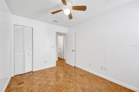 Townhouse in Tampa, Florida 3 bedrooms, 123.56 sq.m. № 2211544 - photo 29