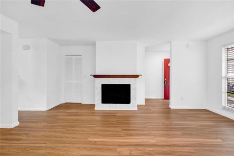 Townhouse in Tampa, Florida 3 bedrooms, 123.56 sq.m. № 2211544 - photo 5