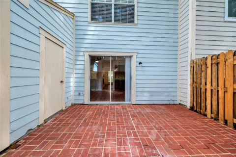 Townhouse in Tampa, Florida 3 bedrooms, 123.56 sq.m. № 2211544 - photo 17